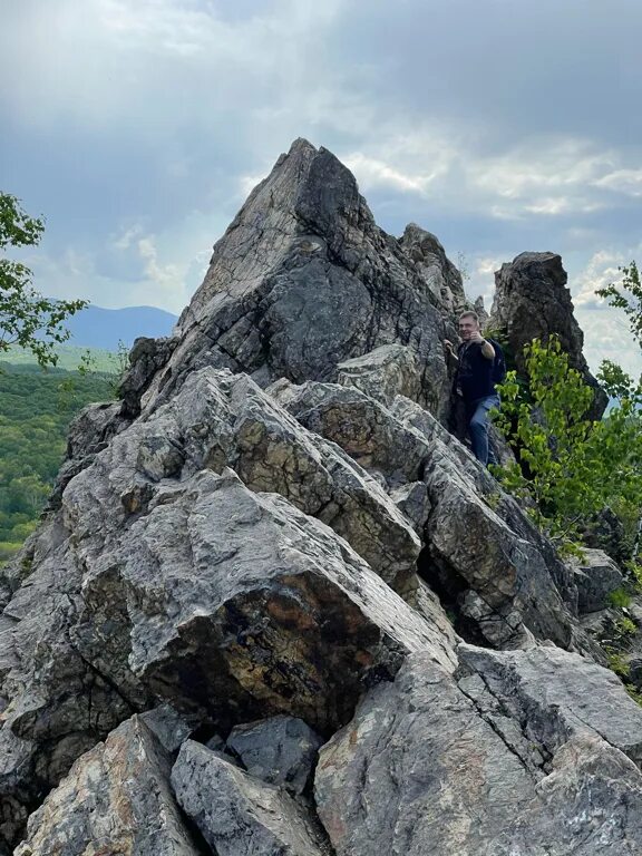 Сопка двух братьев Хабаровск. Сопка двух братьев Хехцир Хабаровск. Гора двух братьев Хабаровск. Сопка двух братьев Хабаровск фото.