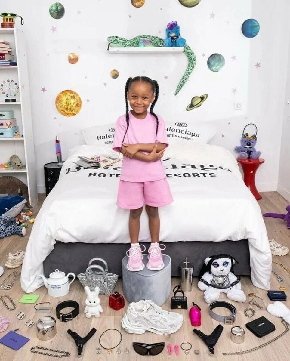 Скандальная реклама баленсиага. Баленсиага скандал. Реклама баленсиага. Баленсиага скандал с детьми. Баленсиага фотосессия с детьми.