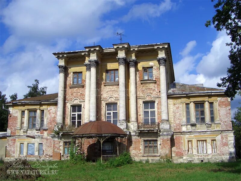 Усадьба в городе. Усадьба лажечникова воскресенск. усадьба кривякино воскресенск. усадьба кривякино воскресенск официальный сайт. музей кривякино воскресенск.