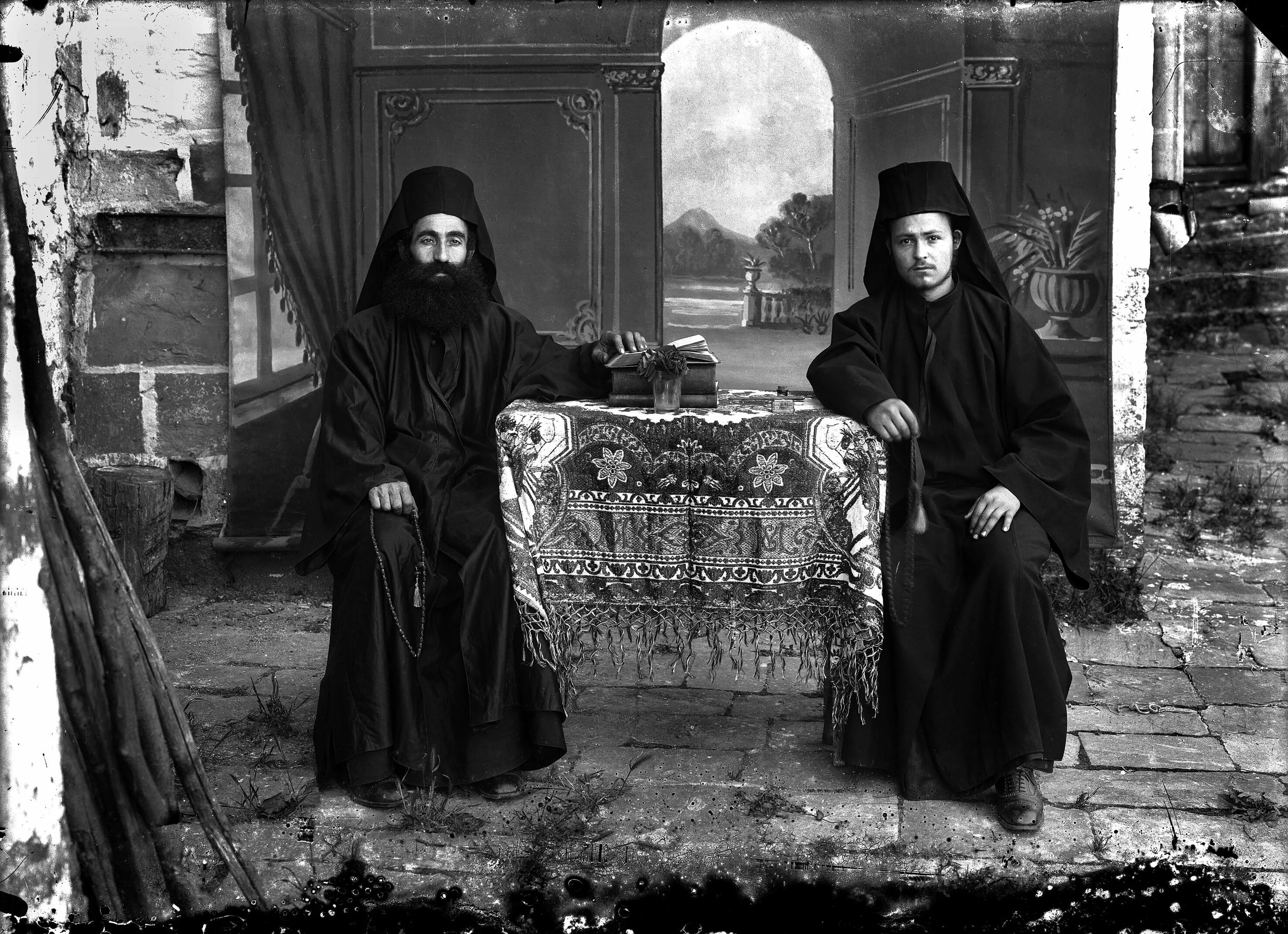 исповедь старого монаха. исповедь старого монаха. святая гора афон монастыри монахи. отец харлампий псково-печерский монастырь. священник на исповеди.