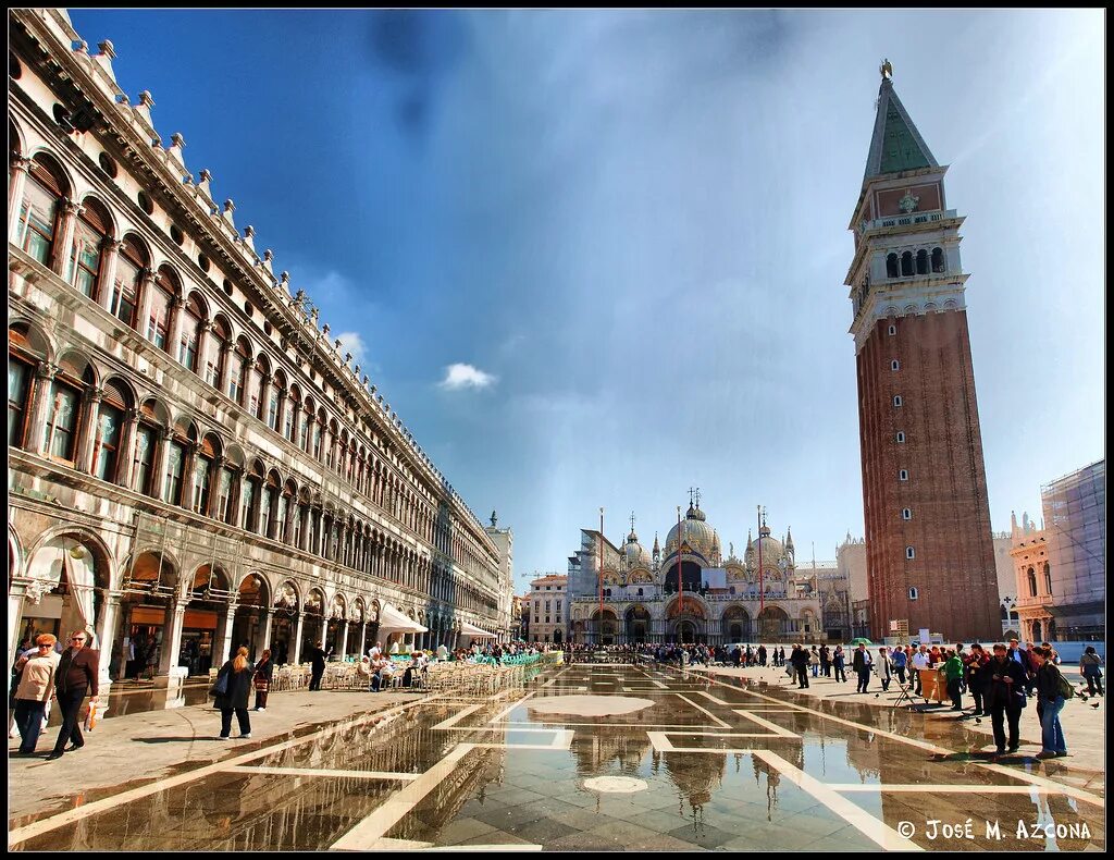 Площадь сан. Площадь Сан Марко. Площадь Святого марка в Венеции. Венеция Центральная площадь Сан Марко. Знаменитая площадь Сан Марко.