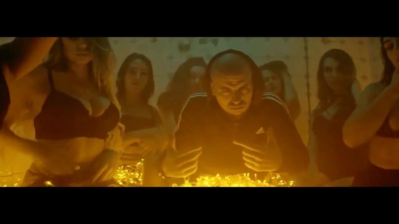 I got love official video. Девушка из клипа мияги. Мияги и эндшпиль i got love клип. I got love miyagi клип. I got love official video.