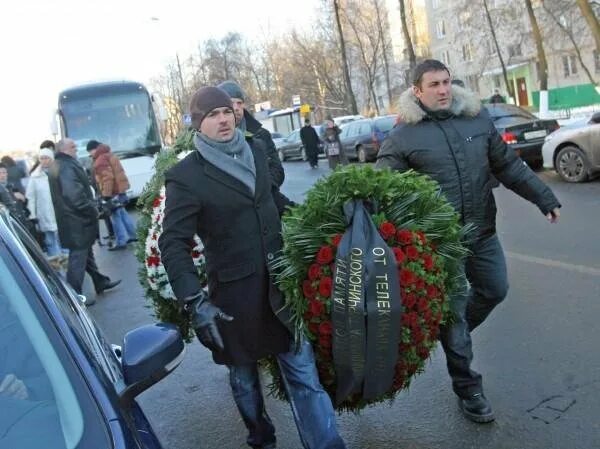 Похоронен с отчимом: что стало с могилой Владимира Турчинского через 12 лет посл
