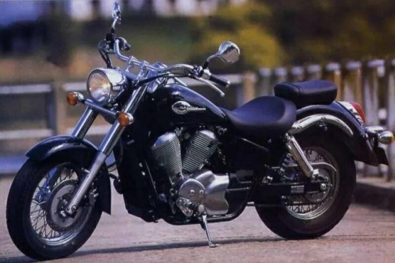 Shadow 750 характеристики. Honda vt 750 spirit. Ямаха шадоу. Honda vt750 shadow spirit. Honda vt 750.