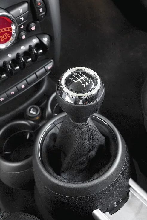 Мини купер 3д коробка передач. Коробка mini cooper. Ручка кпп мини купер. Коробка mini cooper. Ручка акпп mini clubman.