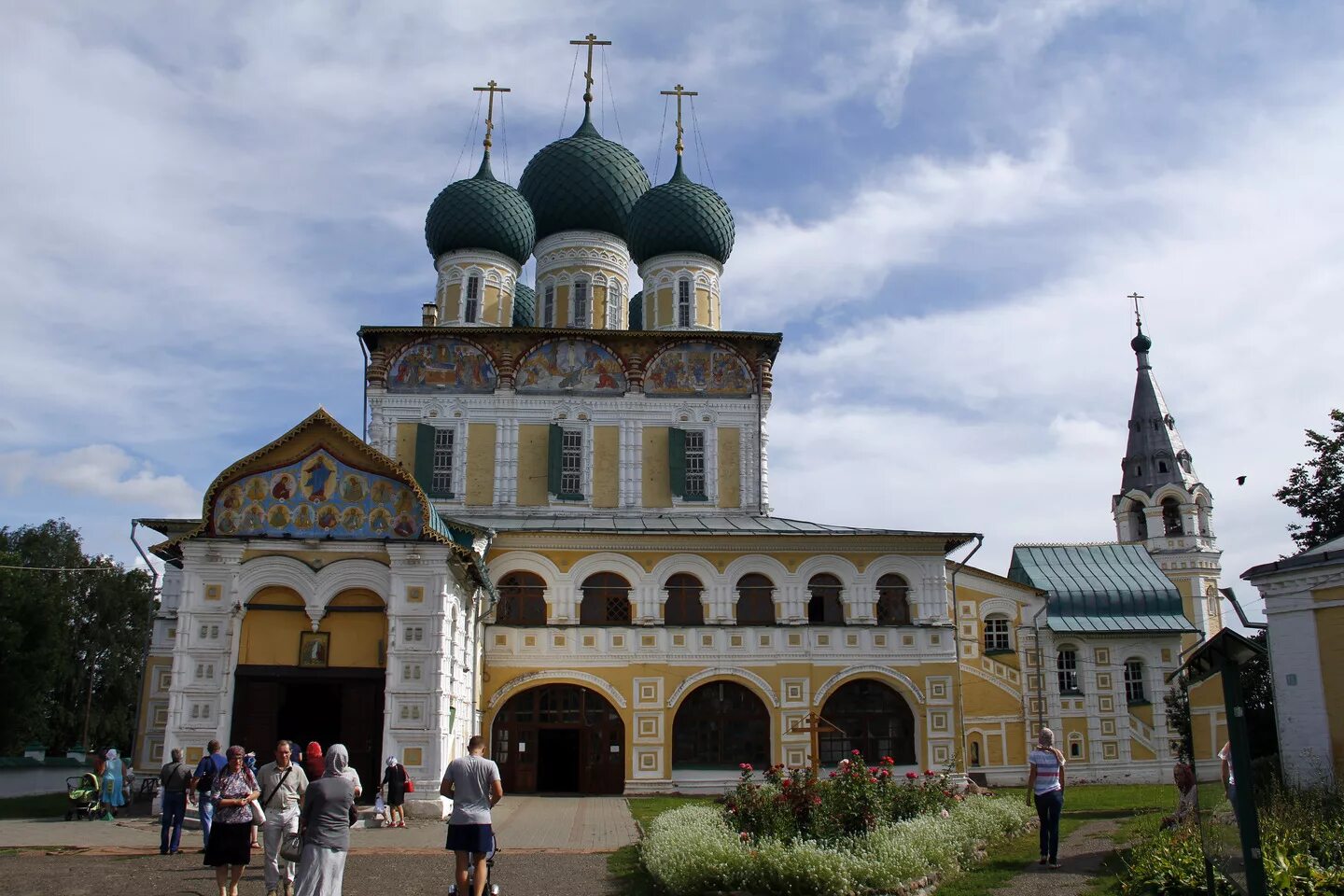 Погода в тутаеве на сегодня. Борисоглебский монастырь Дмитров. Городки в Тутаеве. Спас Борисоглебский Тутаев.