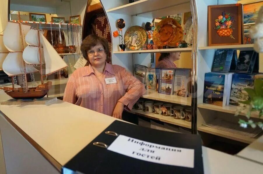 дом музей конева кировская область. лодейное поле обелиск петра. памятник петру 1 в лодейном поле. лодейные мастера. артель плотников 19 века автор картины.