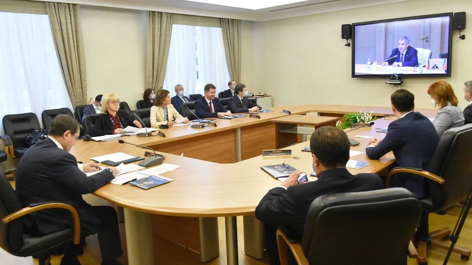 Пресса татарстан. Совещание татарстана. заседание правительства татарстана. татар информ совещание.
