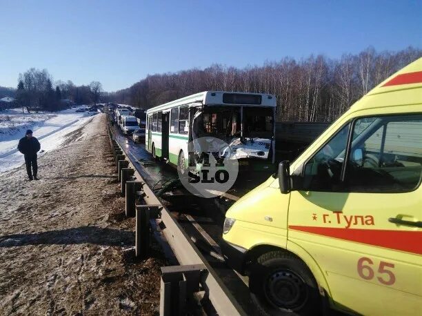 Тула дтп автобус. Авария под тулой сегодня с автобусом.