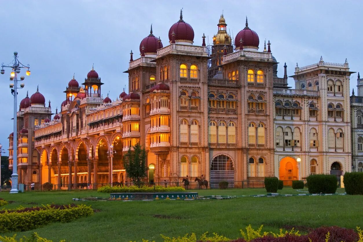 Люксари palace. Jodhpur royal palace. Palace is made. Palace is made. Дворец умайд бхаван внутри.