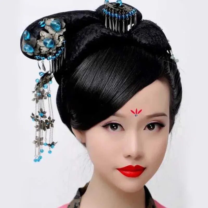 Harajuku hairstyle Harajuku hair, Hair styles, Short grunge hair