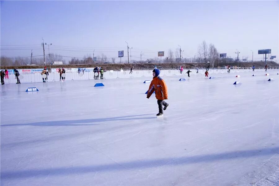 Катки красноярск расписание. Каток на острове Татышев Красноярск. Татышев парк Красноярск каток. Каток Авангард Красноярск. Татышев Ice, Красноярск.