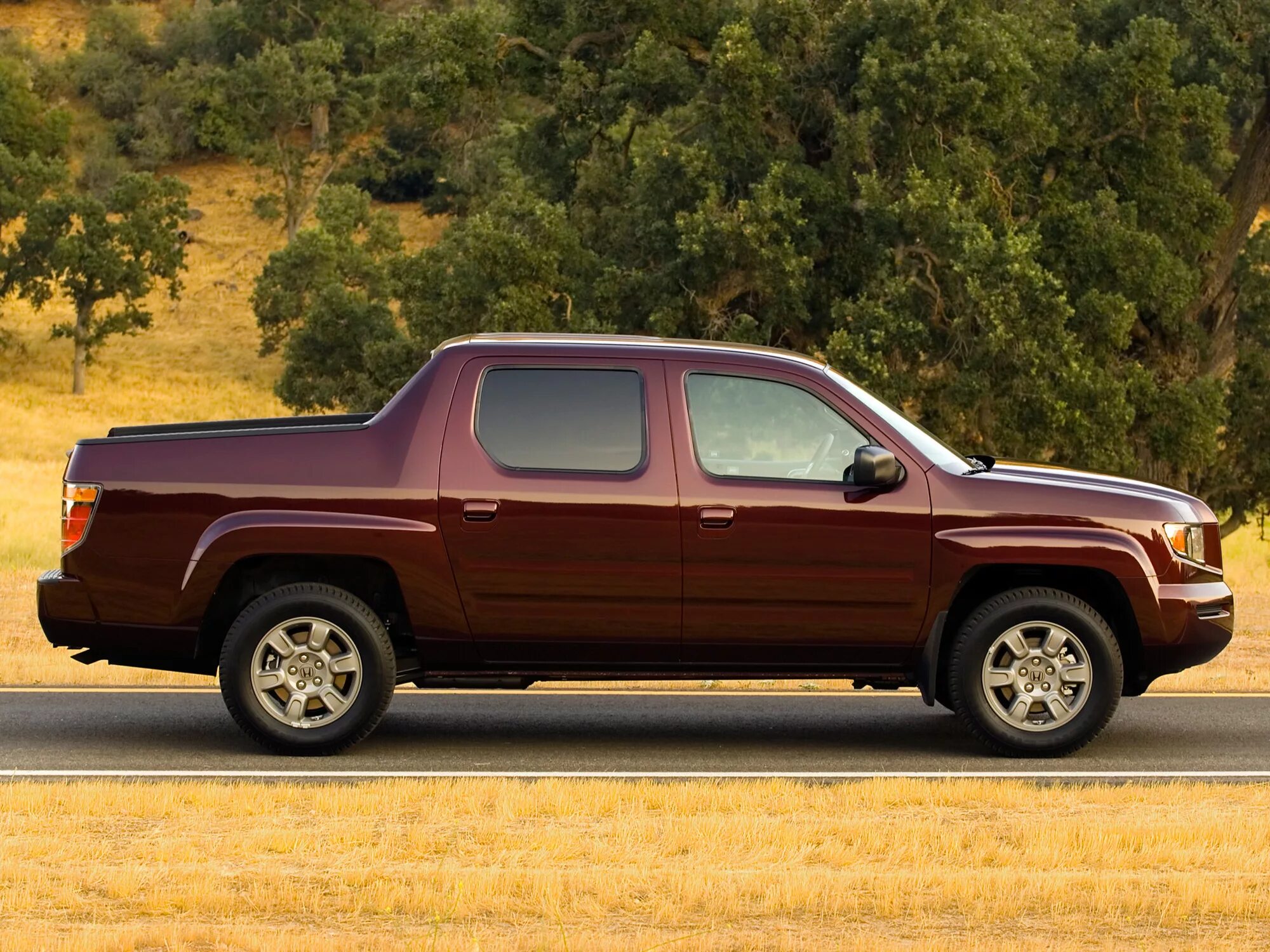 Хонда риджлайн купить. Хонда Риджлайн 2007. Хонда Риджлайн 2008. Honda Ridgeline 2007. Honda Ridgeline 2005.