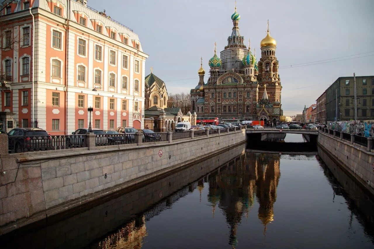 Московская набережная санкт петербург. Питер в октябре. воскресенская набережная санкт-петербург. туризма в городах питер. петербург в октябре фото.