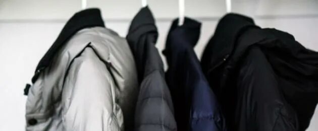 Как разбить пух в куртке после стирки. Пуховик после стирки сбился. что делать если пуховик после стирки сбился. куртка скомкалась. после стирки пуховика наполнитель сбился.