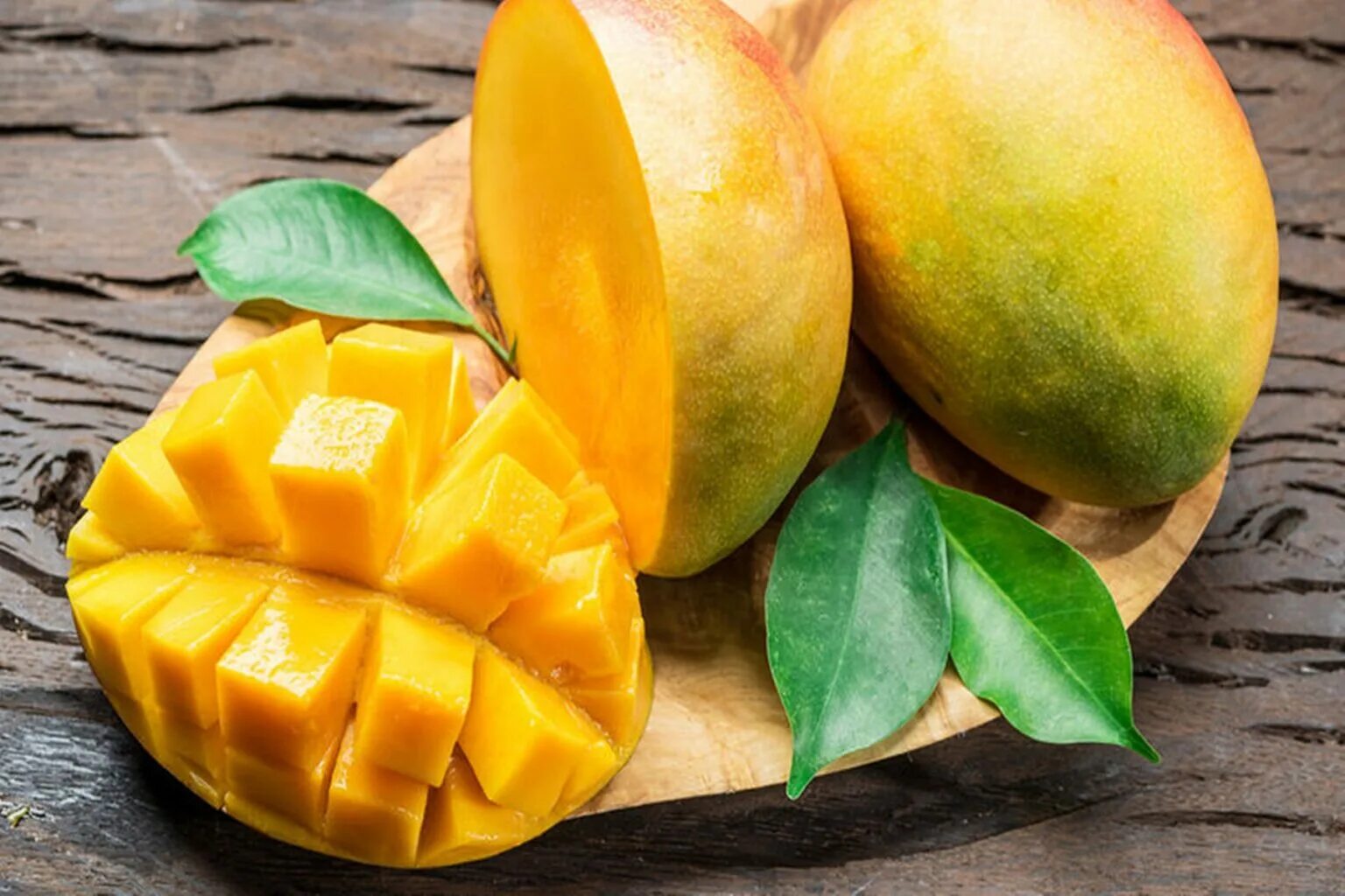 Манго (фрукт). Плод манго. Манго и бергамот. Тропическое манго.