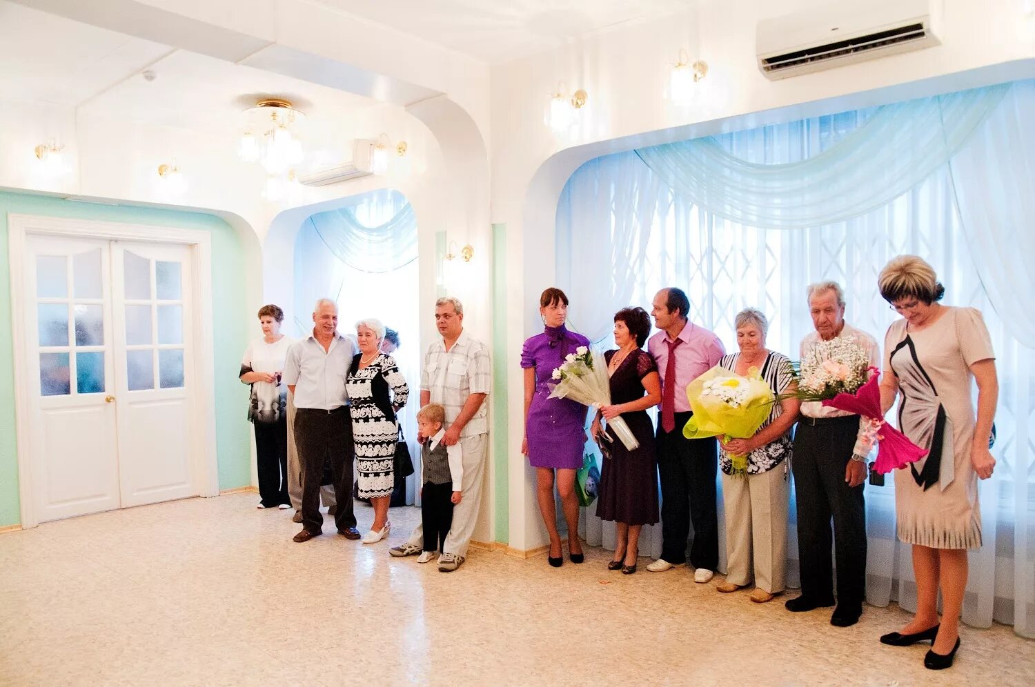 ленинский рынок в новосибирске. центральный рынок челябинск. октябрьский рынок киров. торговый центр левобережный. центральный рынок новосибирск вещевой.