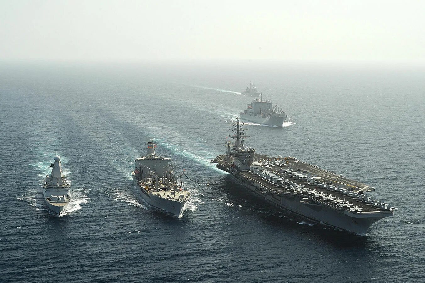 Корабль - платформа вмс сша. Авианосная ударная группа. Американская эскадра. Вмф сша. Американская эскадра.