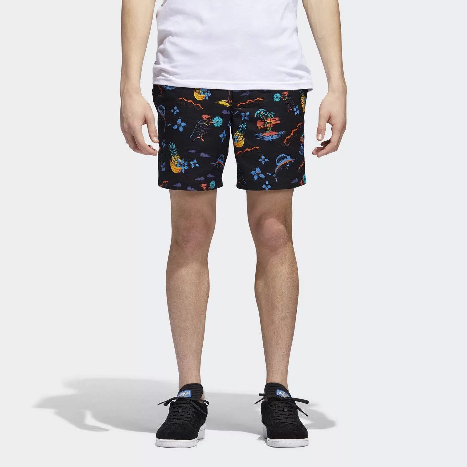 Беру шорты. Adidas Originals Essentials Trefoil Tie-Dye shorts. Adidas Originals Swim shorts. Шорты adidas Original черные. Шорты Stone Island.