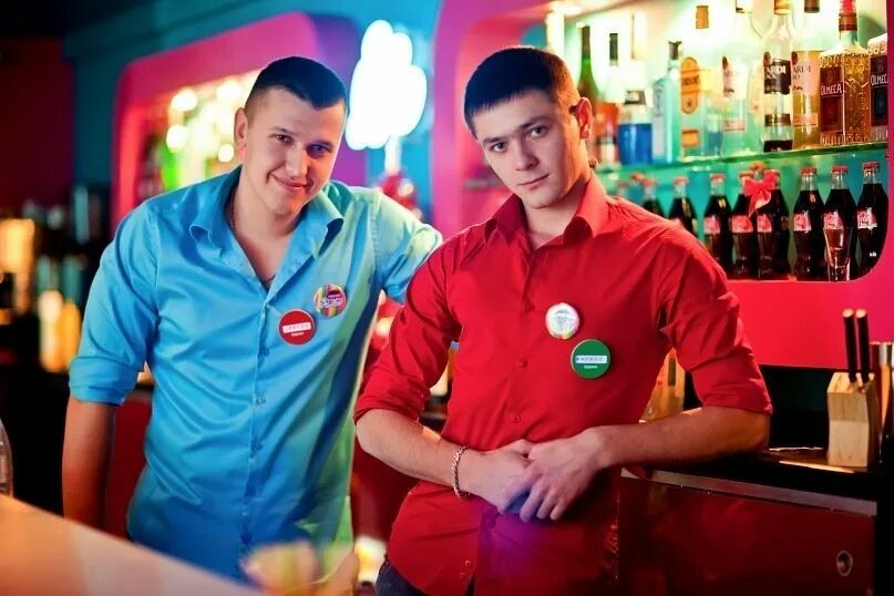 требуются танцовщицы. деливери клаб работа. барменша в ночном клубе. девушка бармен. подработка клуб.