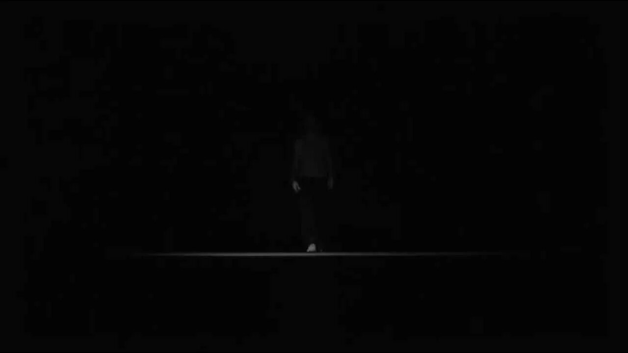 Dark Light gif. Фото членлена в темноте. Песня шаг в темноту