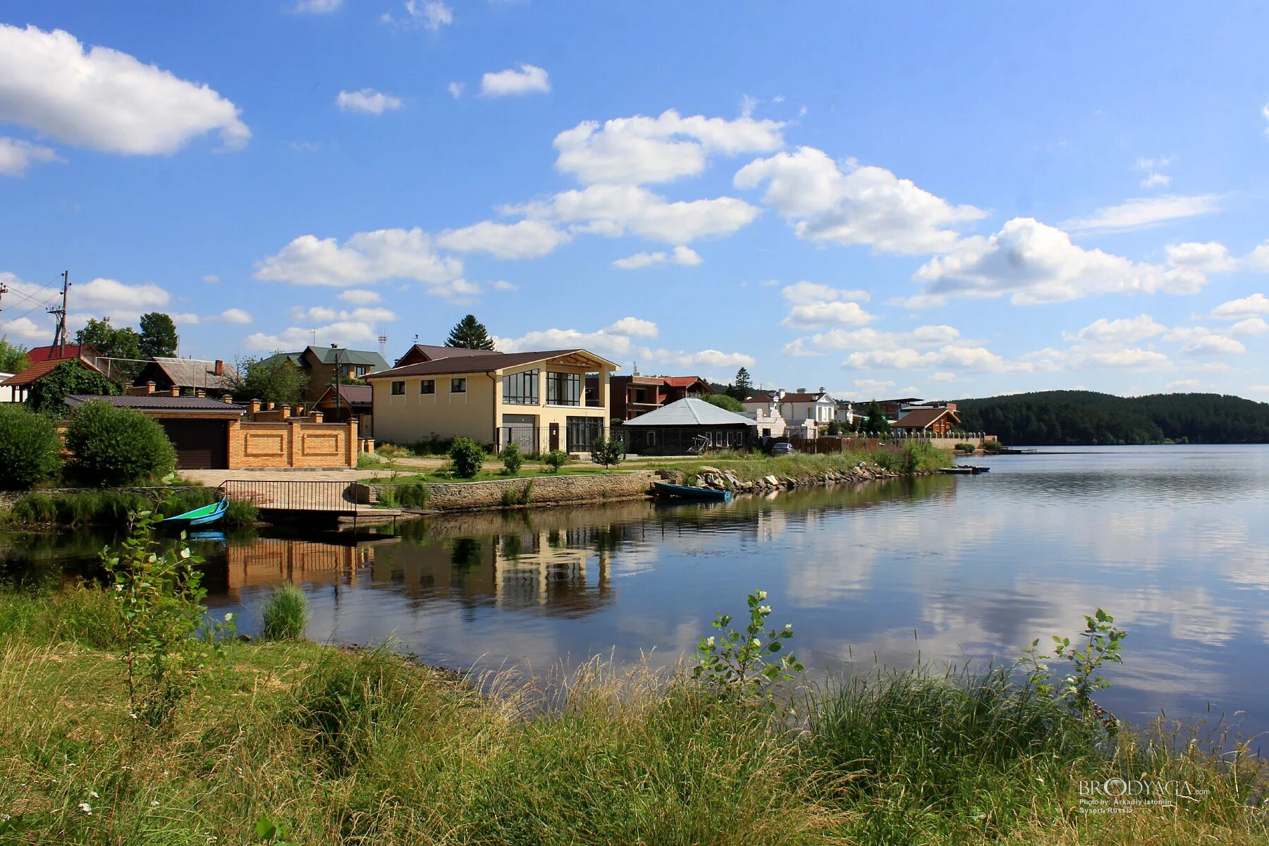 Сайт сысертского городского. Сысерть Свердловская область. Город Сысерть набережная. Набережная Сысерть Свердловская область. Верхняя Сысерть набережная.