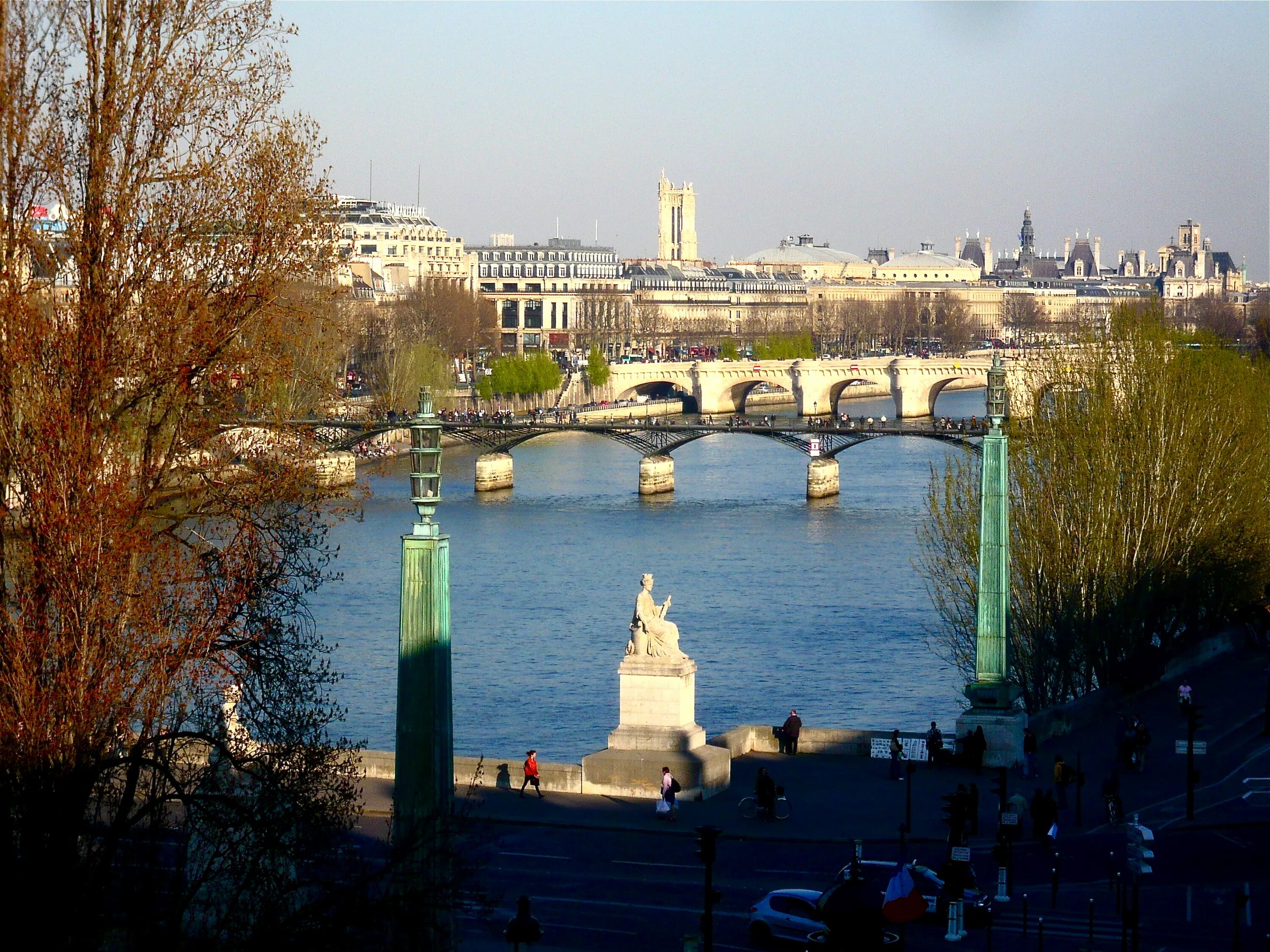 Парижский апрель