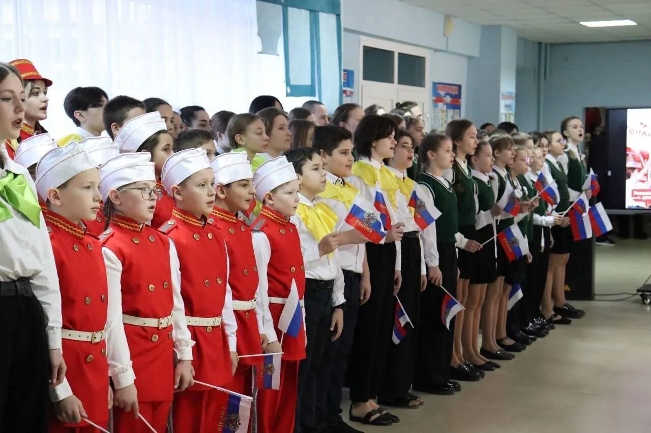 Лицей 10 батайск. Российское движение детей и молодежи. Батайск лицей 10 ученики. Движение первых детская организация.