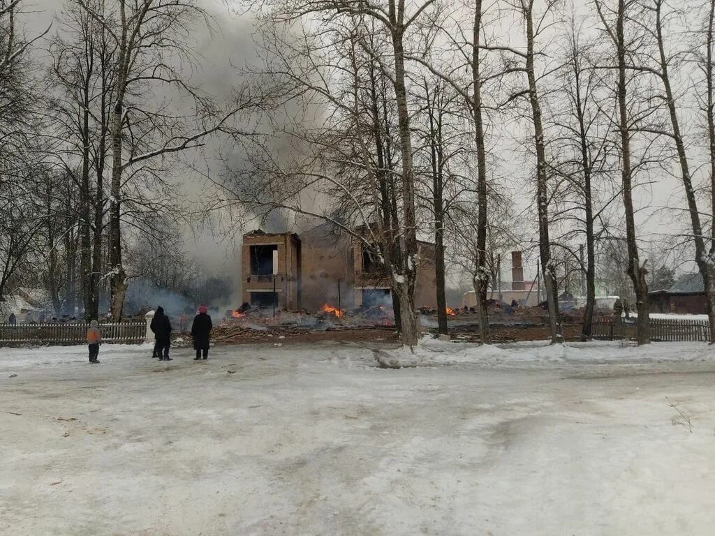 Пожар в Савино Ивановская область. Сгорела школа в Ивановской области поселке Савино. Посёлок Савино Ивановская область. Савино школа восьмилетка. Трагедия в ивановской области