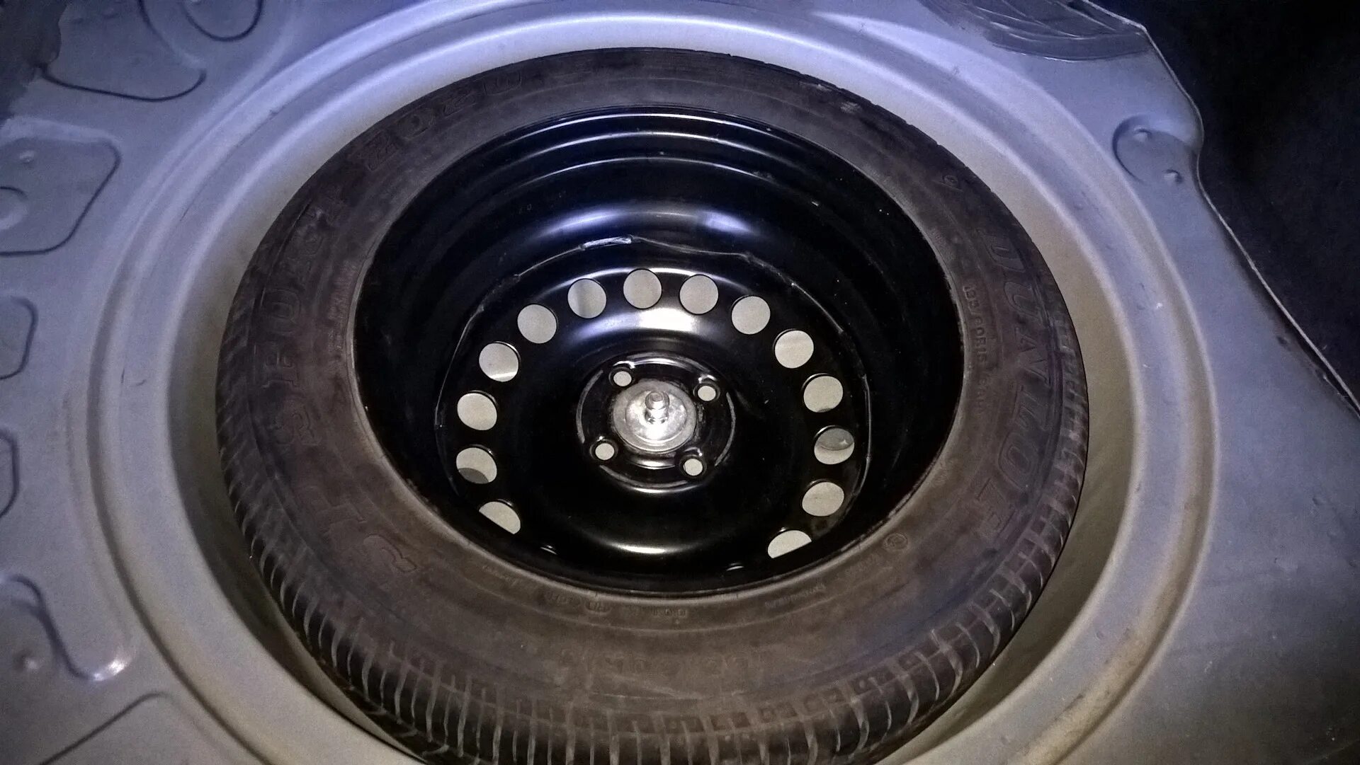 Запаска опель инсигния. Запасное колесо опель инсигния. Запасное колесо опель. Запасное колесо опель. Opel corsa b под запаску.