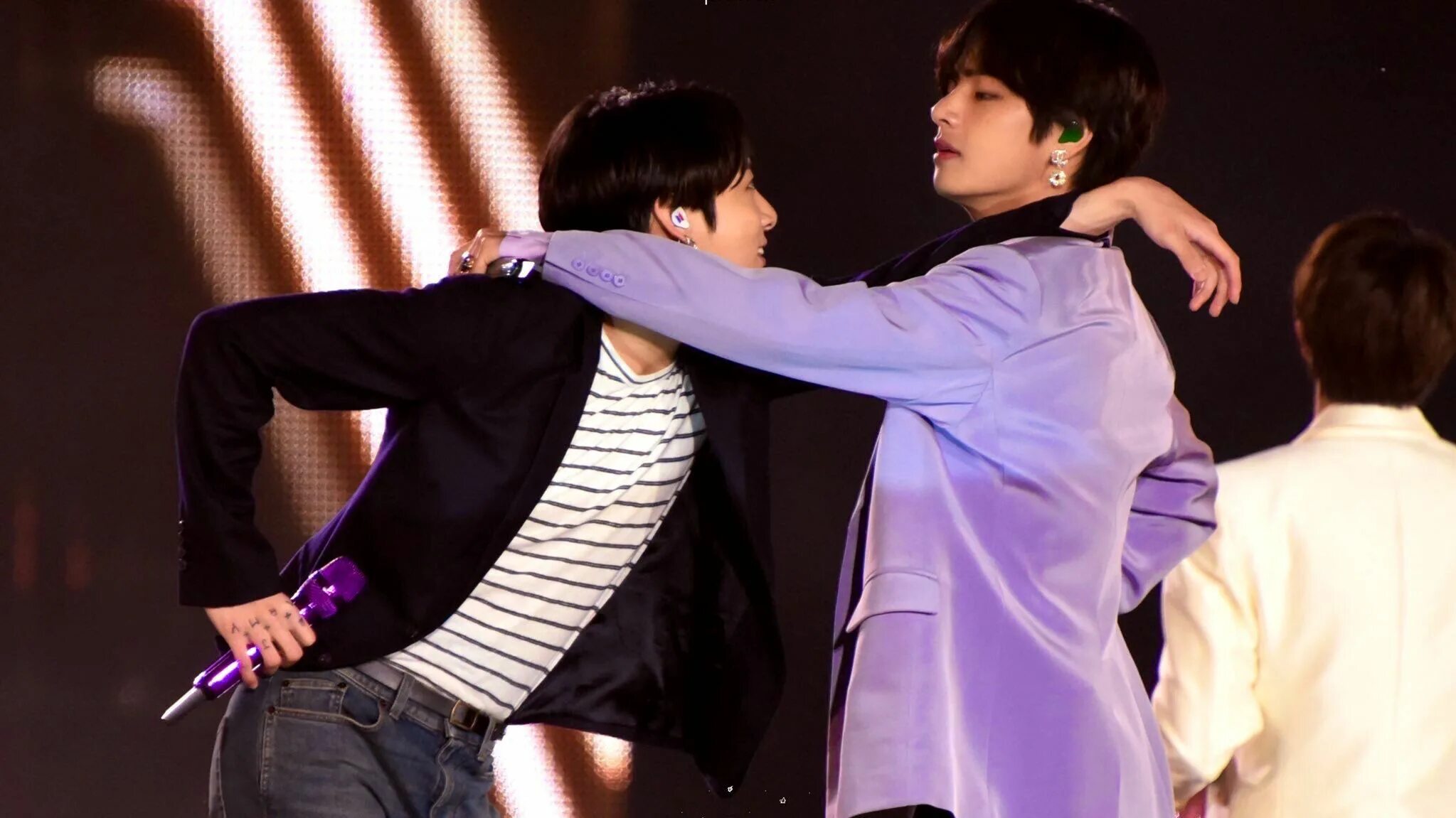 БТС taekook. Вигуки (Чонгук и Тэхен) 2021. Чонгук и Тэхен. БТС 2019 Чонгук и Тэхен.