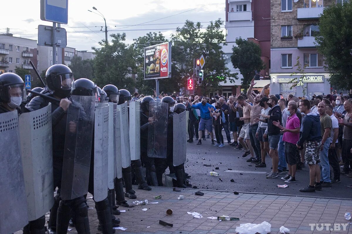 Митинги в минске 2020 задержания. Что происходит в белоруссии. Протесты в беларуси задержания. Беларусь август 2020. Что происходит в белоруссии.