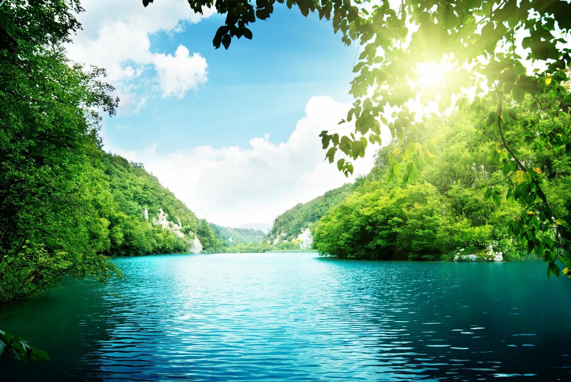Красивые картинки на рабочий. Озеро Рица. Плитвицкие озера. Летняя природа. Фотообои природа.