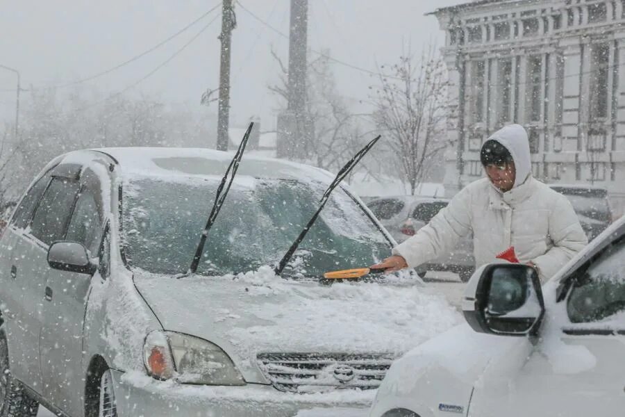 11 30 30 ноября. Замело снегом фильм. Владивосток идет снег фото. Вагнер замело дорогу. Приморский край снегопад.
