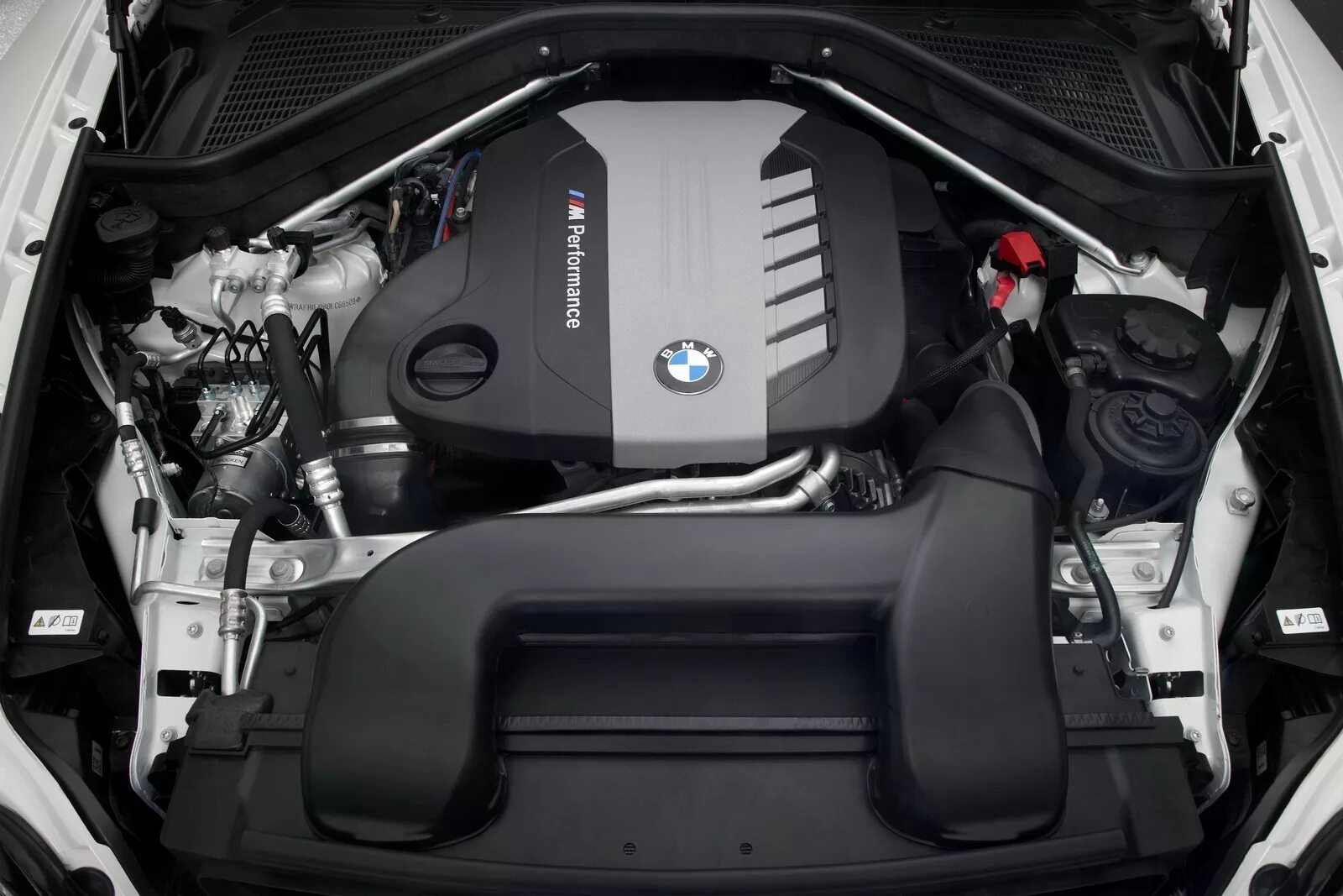 BMW x6 m50d. BMW x5 m50 Diesel. БМВ х6 мотор 3.0. Мотор BMW x6 40d.