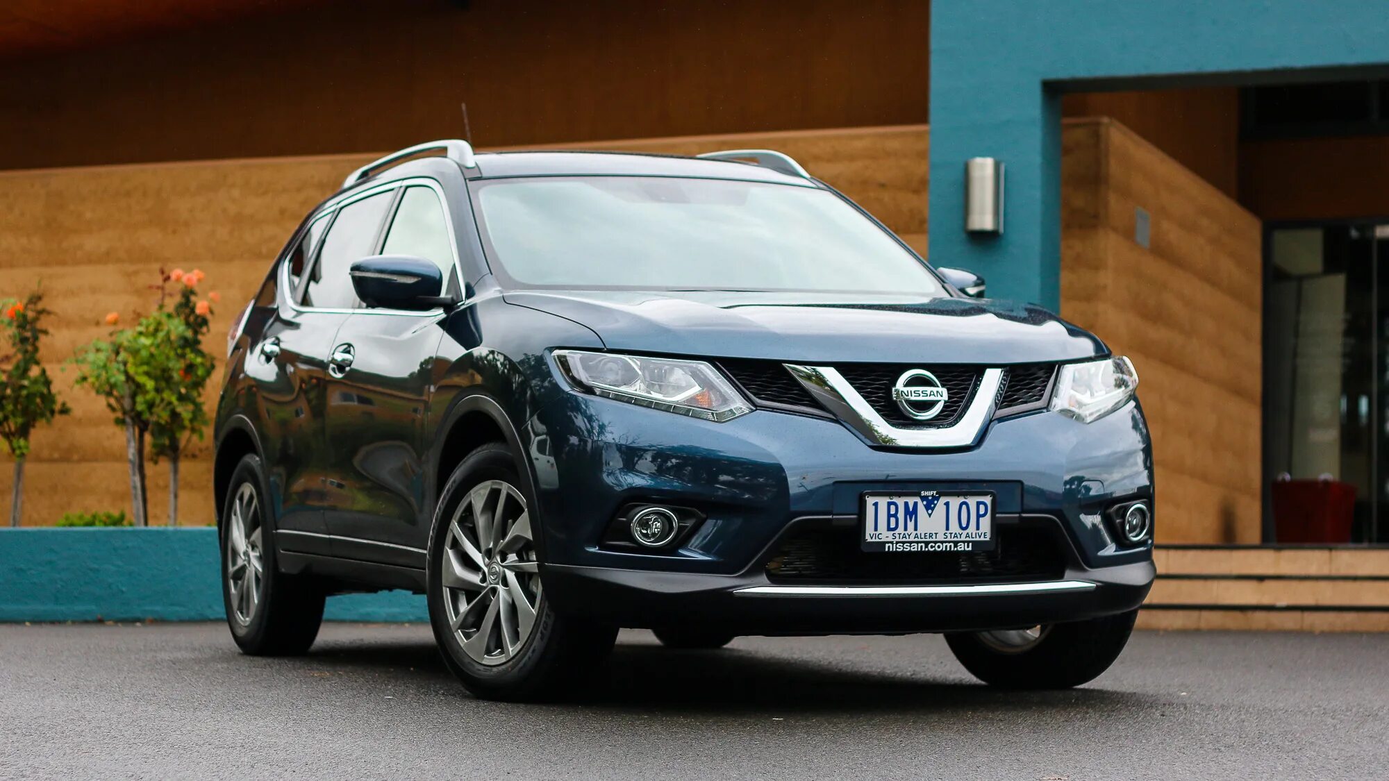 Купить х сайт. Nissan x-Trail 2014. Nissan x-Trail t32. Nissan x-Trail t32 зеленый. Ниссан x Трейл 2014.