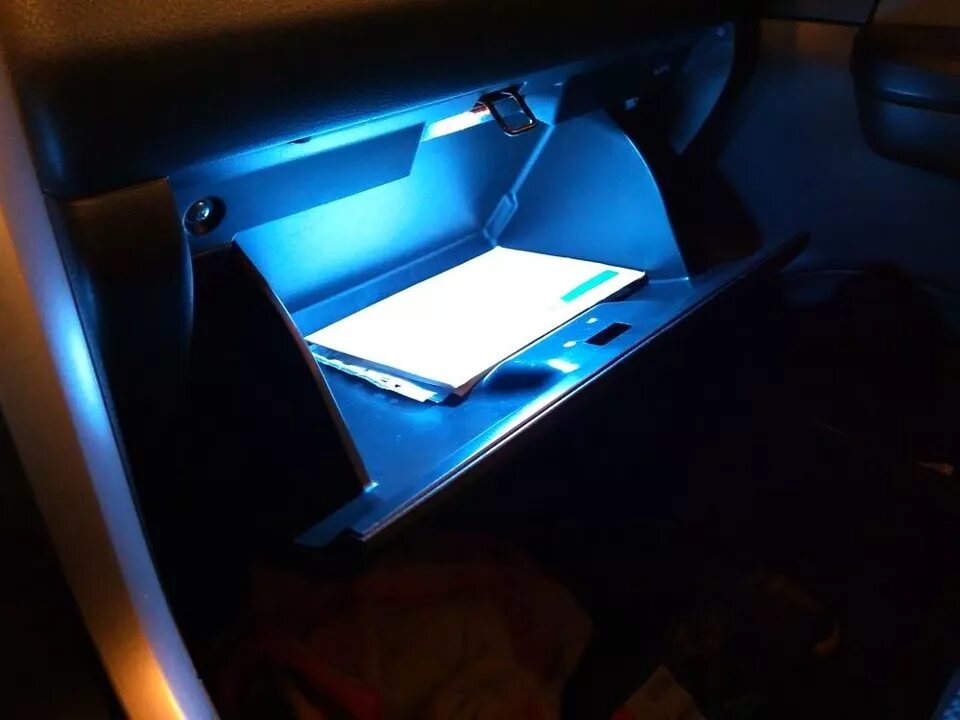 Подсветка бардачка. Kia rio 4 штатная подсветка бардачка. Подсветка бардачка lexus rx350 2014. Подсветка бардачка авео т300. Подсветка бардачка.