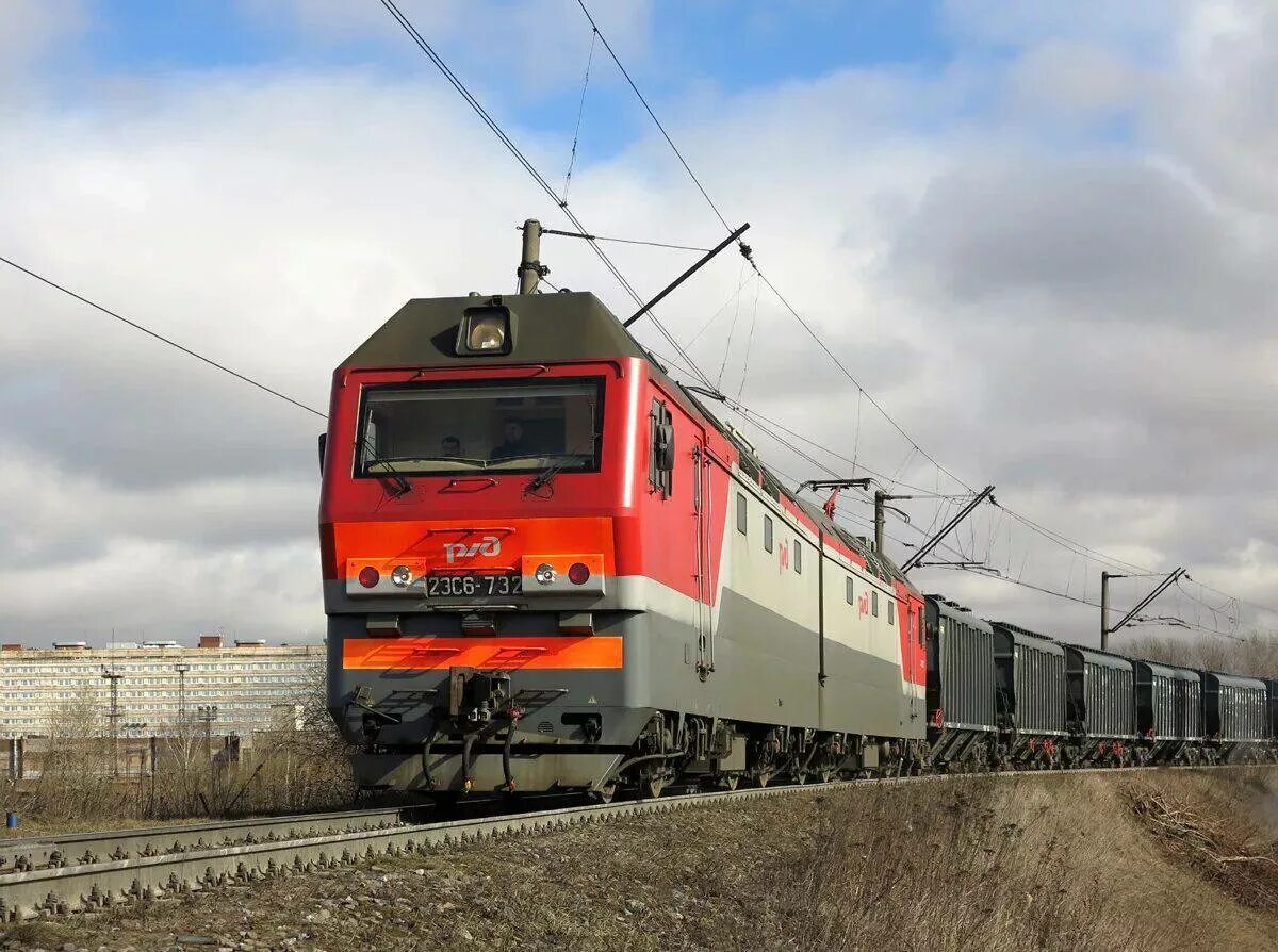 Электровозом называется. Электровоз 2эс6 Синара. 2эс6 -002 Синара. Локомотив Синара 2эс6. 2эс6 002 электровоз.