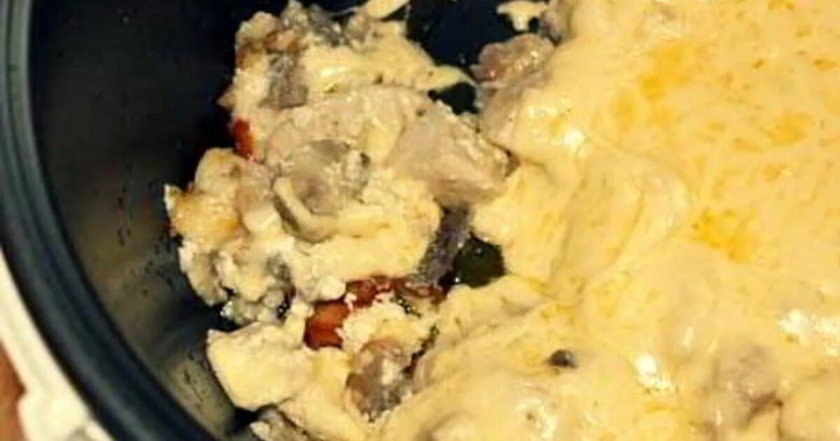 Жюльен на сковороде. Жульен из курицы с грибами на сковороде. Жульен грибной. Жульен с грибами в мультиварке. Жульен флореансиг.