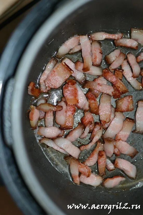 рецепты с беконом в мультиварке. картофель с беконом. пирог из бекона в духовке. запеканка картофельная с беконом в мультиварке. рецепты с беконом в мультиварке.