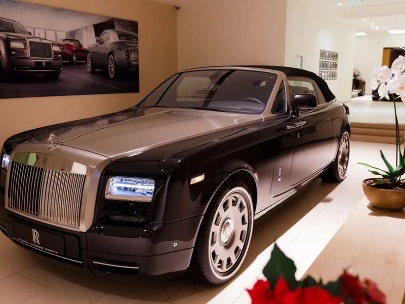 Наличии купить машина. Rolls Royce Phantom Drophead 2016. Rolls Royce Phantom Coupe. Rolls Royce Phantom Coupe 2016. Rolls Royce Phantom купе.