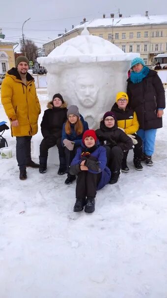 Выставка ледяных скульптур кострома. Скульптуры из снега. ледовые фигуры в костроме 2025. снежные фигуры кострома 2025. фигуры из снега 2025.