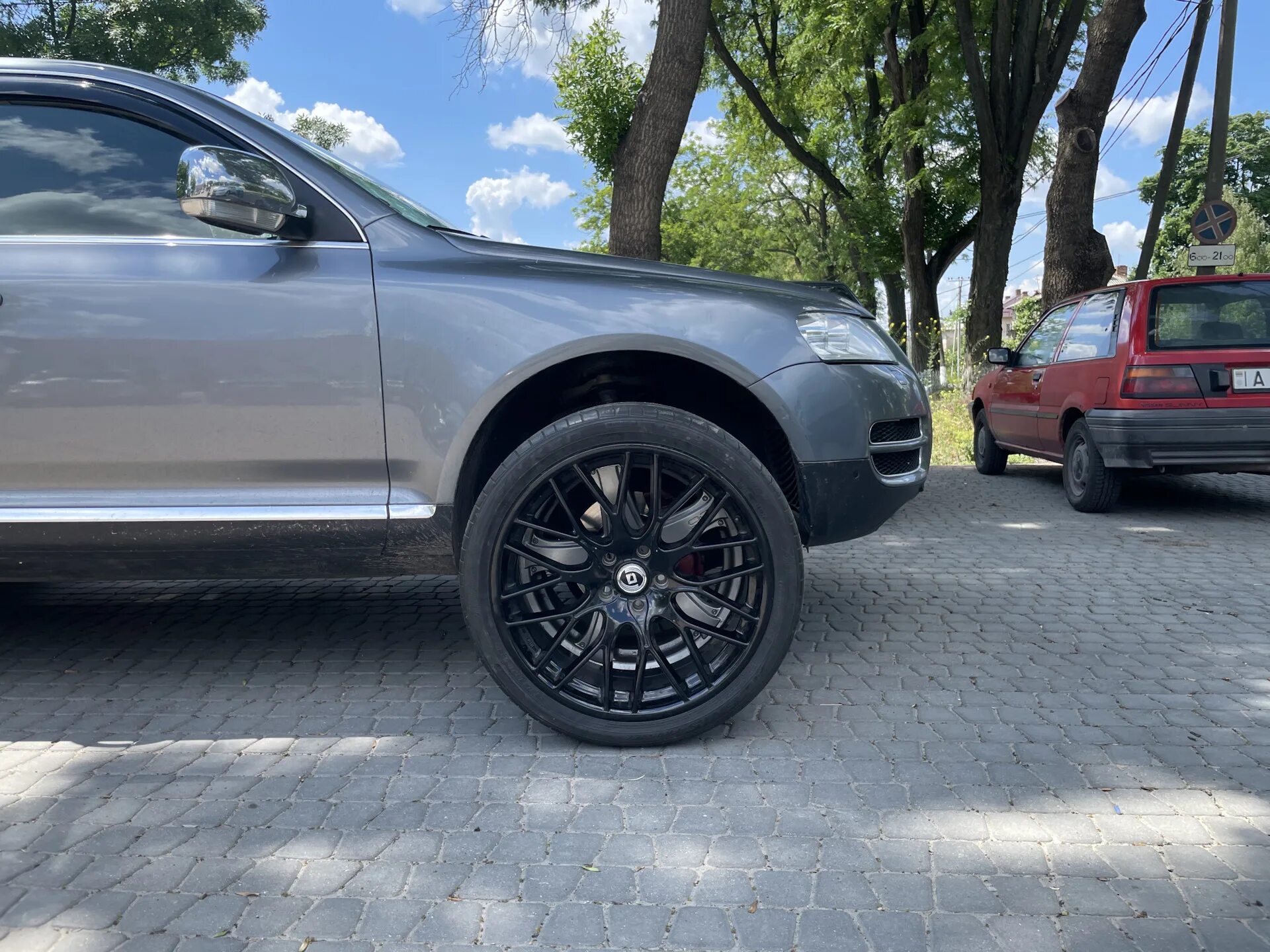 Размер резины туарег. Volkswagen Touareg на дисках r22. VW Touareg 3g колеса r22. Touareg 1 r22. Touareg CR 22 диски.