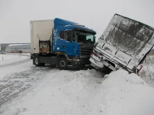 дтп 15. суд на куйбышевском шоссе рязань телефон. пьяный мужик посреди дороги в омске. ответственное поведение за рулем. личный водитель.