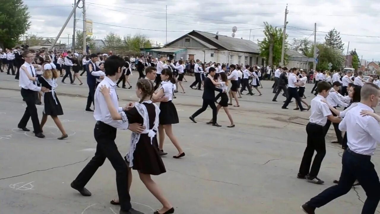 Новоорск ру главный объявления. Вальс Победы Новоорск. Новоорск. Новоорск город. Вальс Победы г. Ясный Оренбургская область.