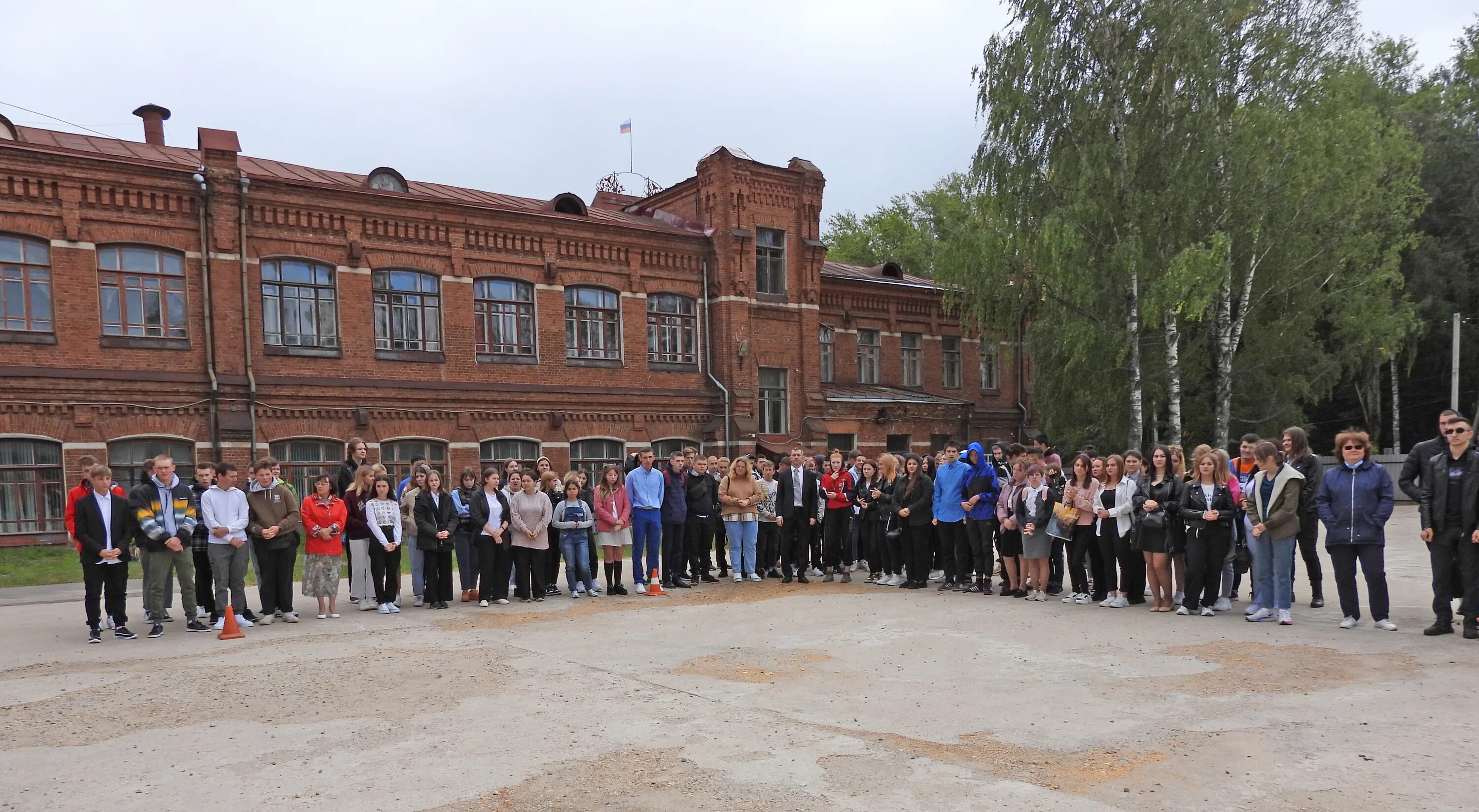 Подслушано калязине сегодня. Колледж Полежаева Калязин. Калязинский машиностроительный техникум. Калязинский техникум. Калязинский педагогический колледж.