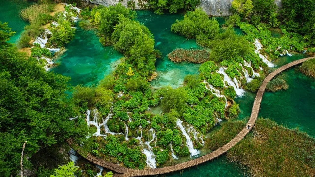 The most beautiful place. Гейзер флай в пустыне блэк-рок, сша. Кратерное озеро в орегоне. Горы гуйлинь китай. Озеро лунгерн швейцария.