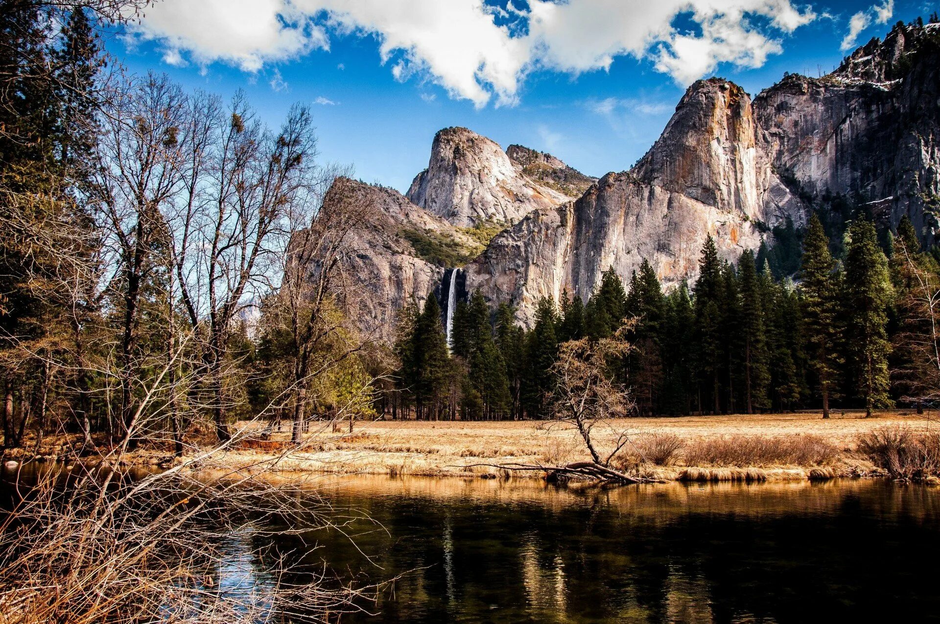 National park usa. Йосемити национальный парк. Долина Йосемити, США. Национальный парк Йосемити (штат Калифорния). Йосемити парк водопад.