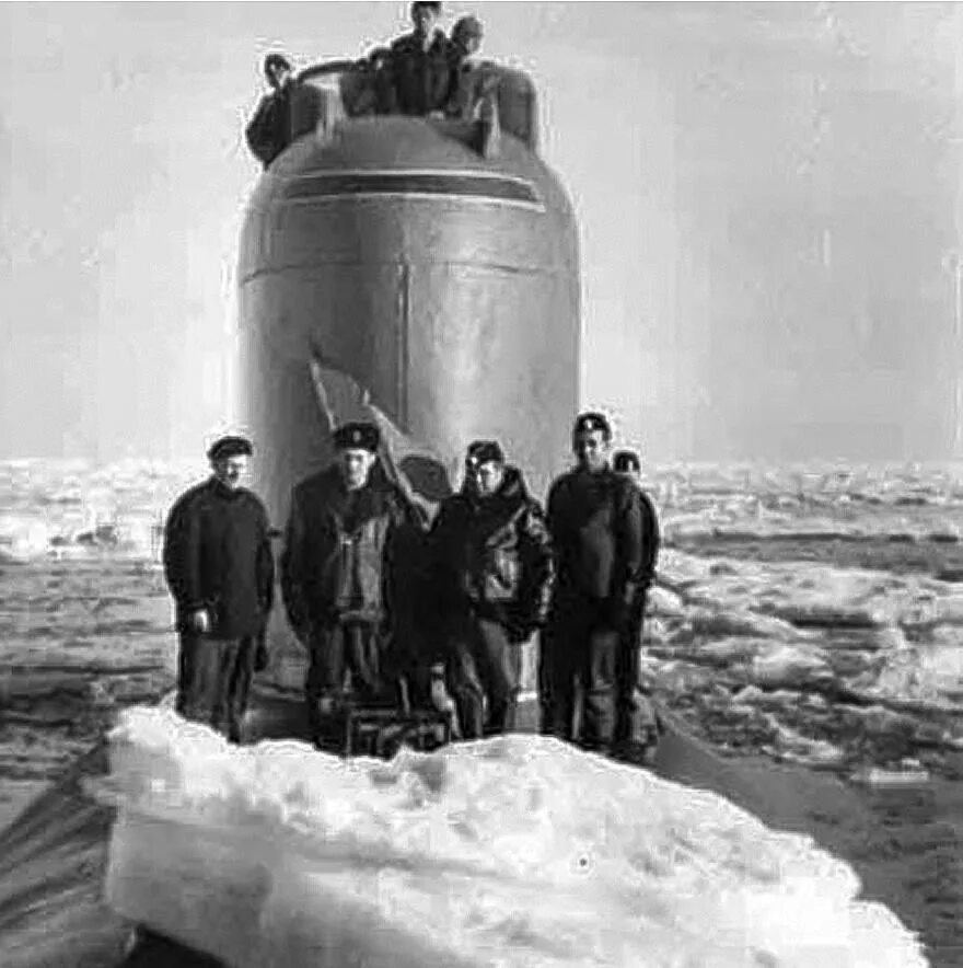 День подводника ссср. Атомная подводная лодка 1966. Атомная подводная лодка СССР К–116. В 1966 году отряд советских атомных подводных лодок. 166 Экипаж АПЛ командир Киселев Западная лица.