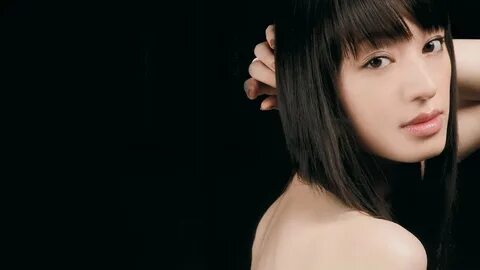 栗山千明, エラ, 整形, 別人, オタク, 人気, 女優, バラエティ, 映画, 噂, スキャンダル.